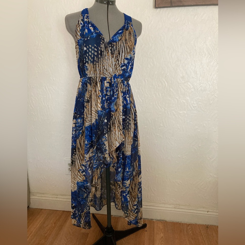 ๐ฅ Bundle of 9 pieces include :3 Dresses,1 sweater,2 tank,1 skirt,2 tops, size S - Picture 3 of 13